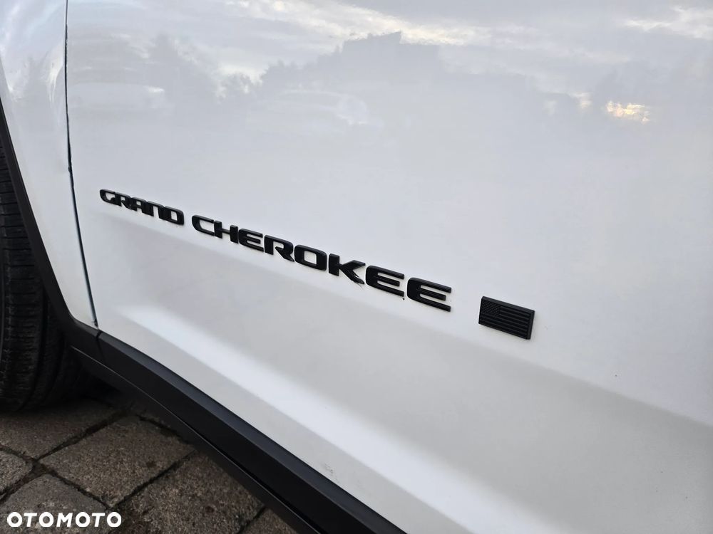 Jeep Grand Cherokee - 15