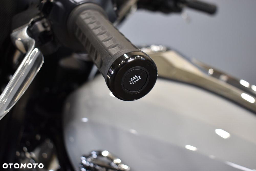 Harley-Davidson Touring Street Glide - 14