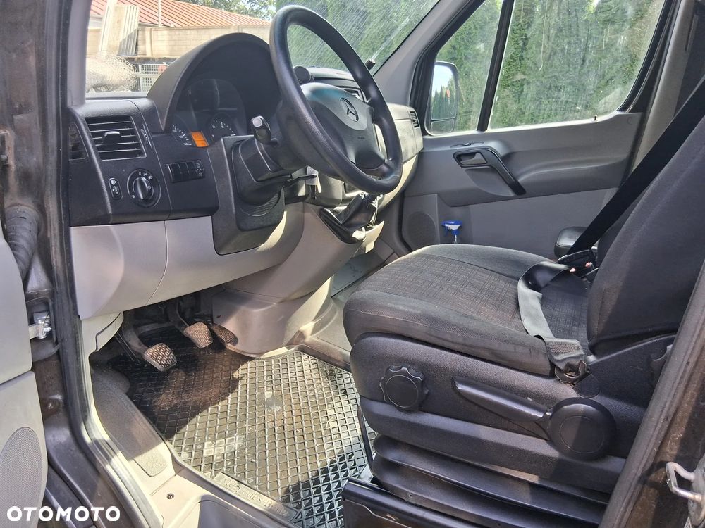 Mercedes-Benz Sprinter - 14