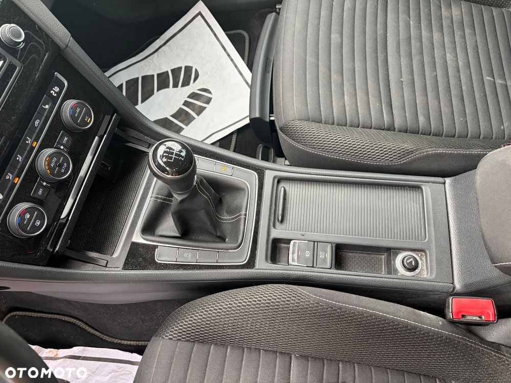 Volkswagen Golf 2.0 TDI 4Motion BlueMotion Technology Edition - 18