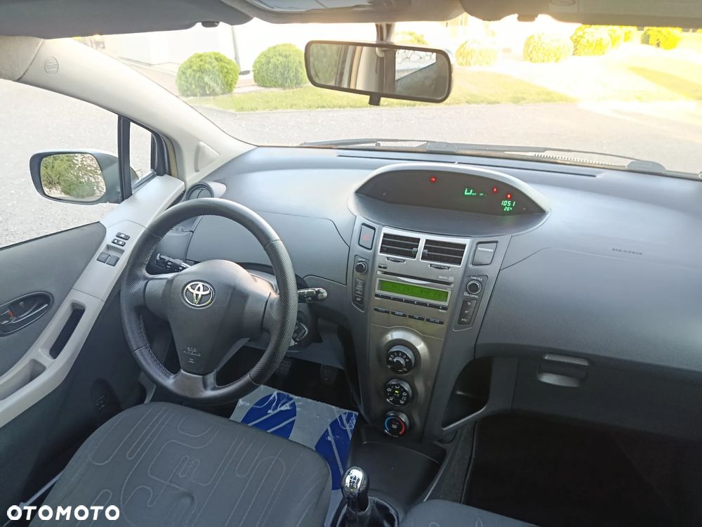 Toyota Yaris - 27
