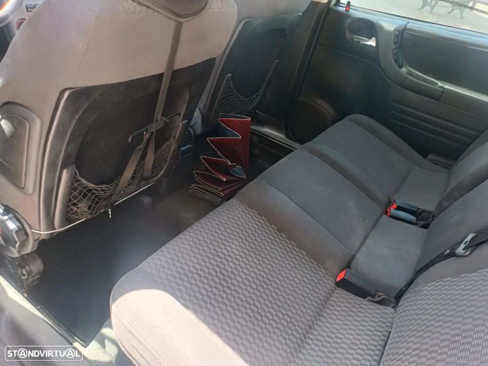 Opel Zafira - 8