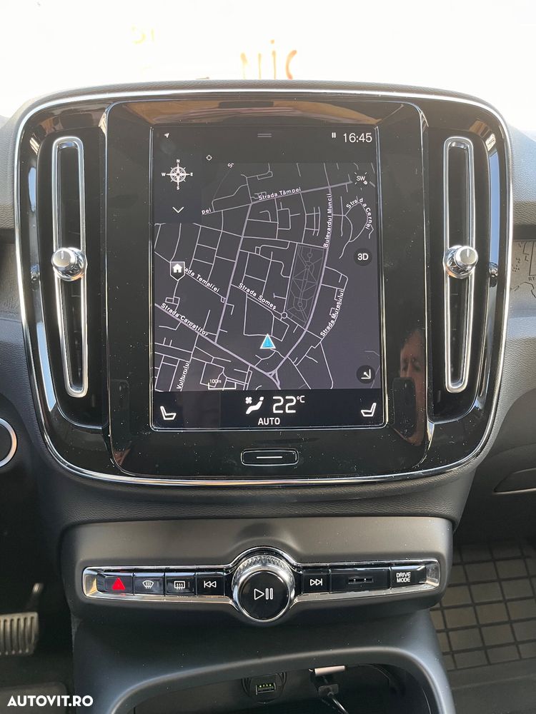 Volvo XC 40 T4 Momentum Pro - 16