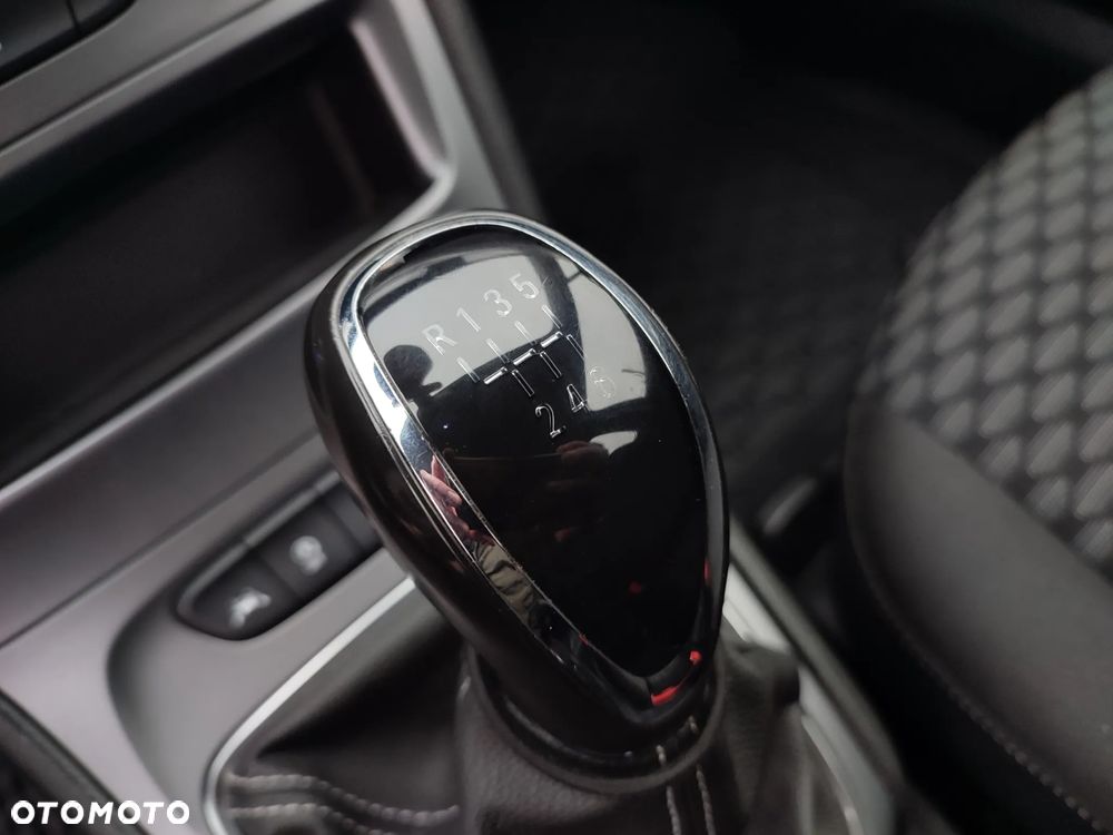 Opel Astra 1.4 T 120 Lat S&S - 34