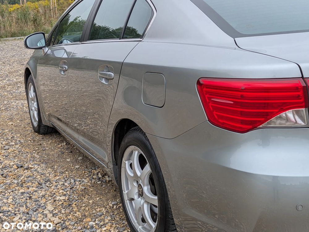 Toyota Avensis 1.8 Sol plus NAVI MS - 13