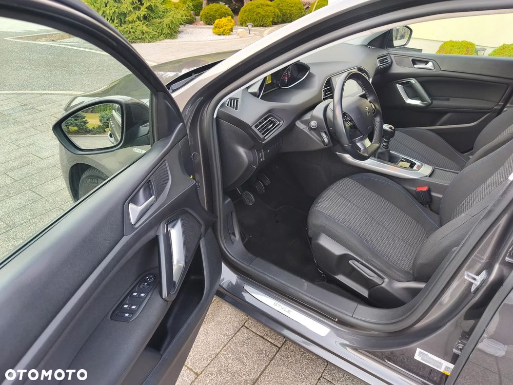 Peugeot 308 BlueHDi FAP 100 Stop & Start Active Pack - 11