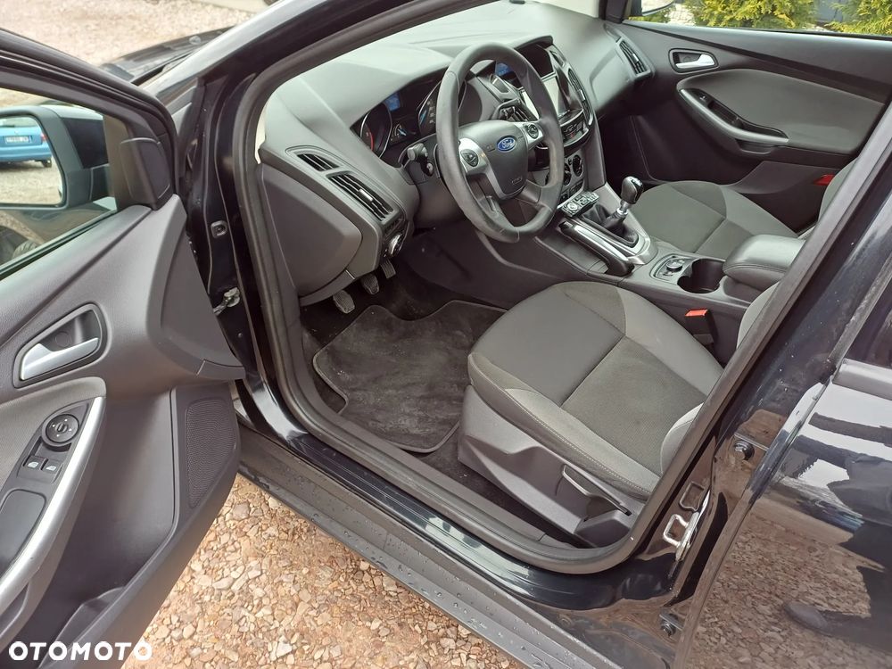 Ford Focus 1.6 TDCi DPF Ambiente - 9