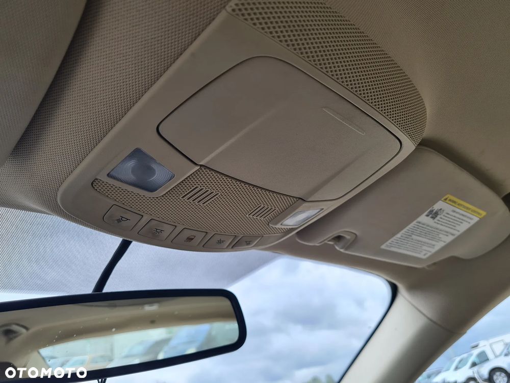 Ford Mondeo 2.0 Hybrid Titanium - 36