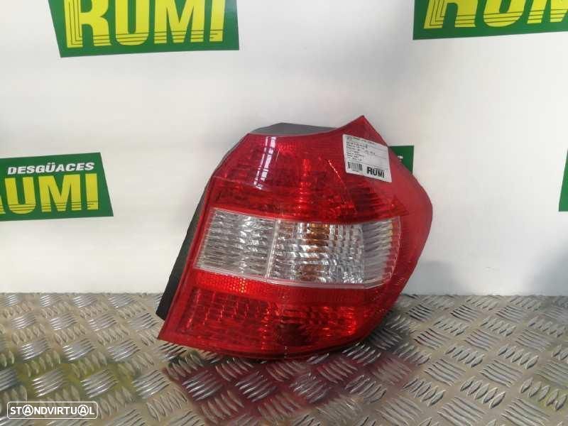 FAROLIM TRASEIRO DIREITO BMW SERIE 1 BERLINA E81E87 - 1