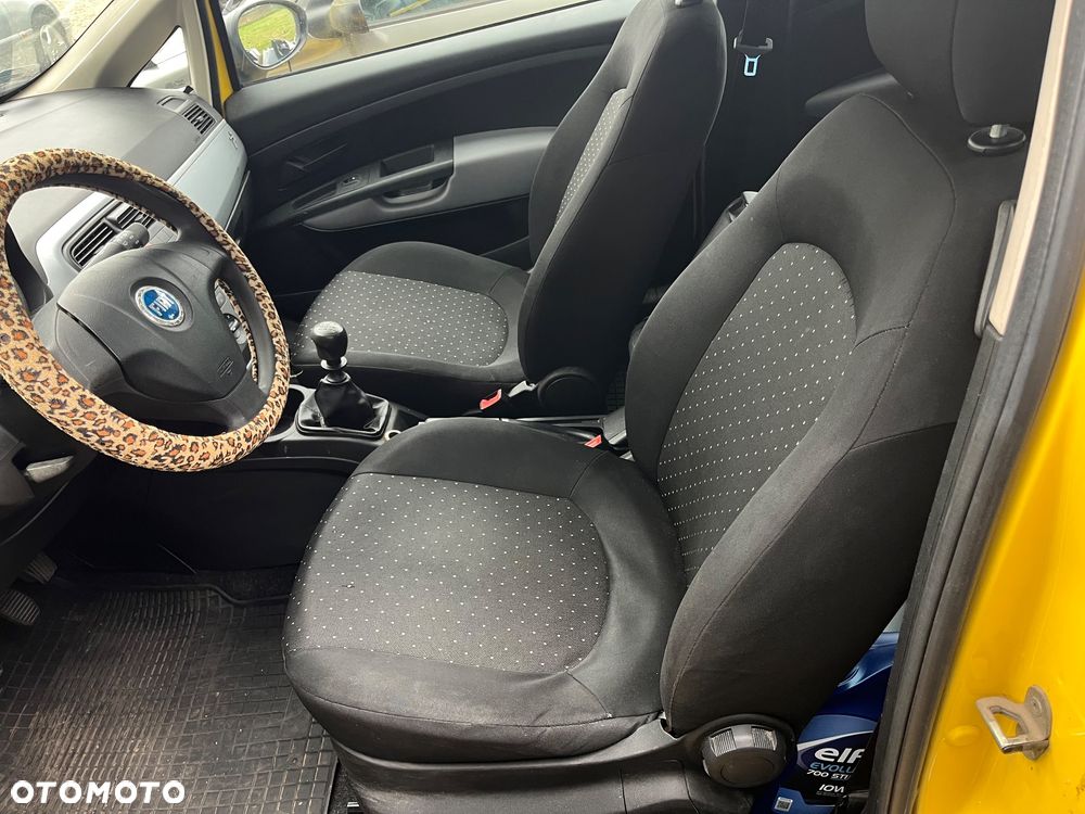 Fiat Grande Punto - 13