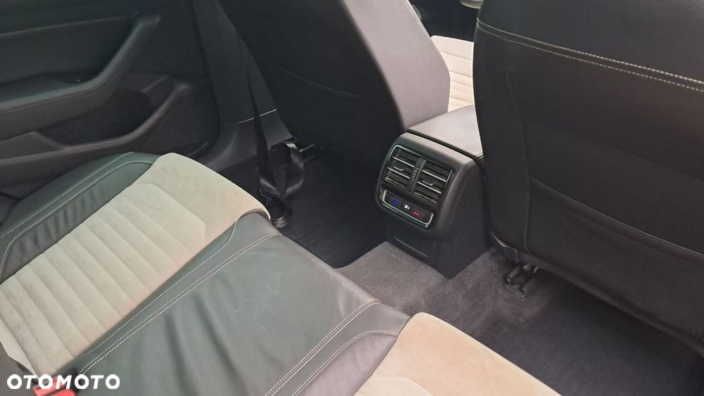Volkswagen Passat - 10