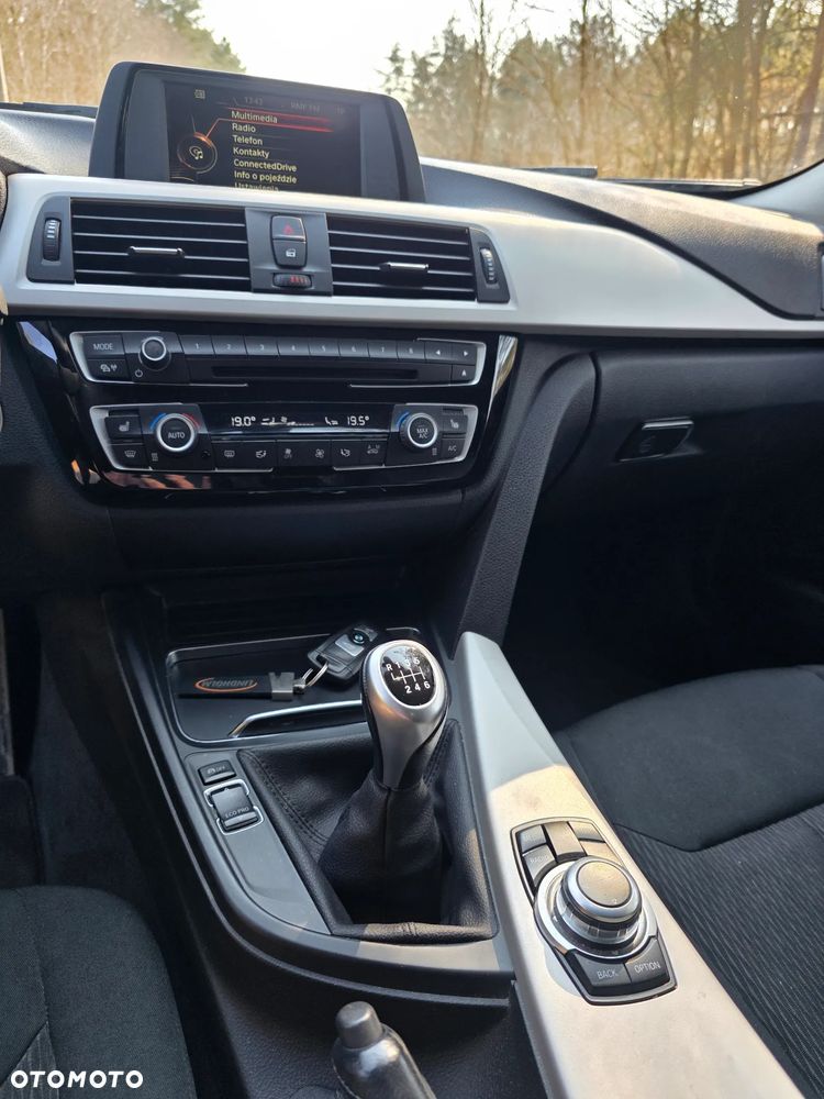 BMW Seria 3 320d - 11