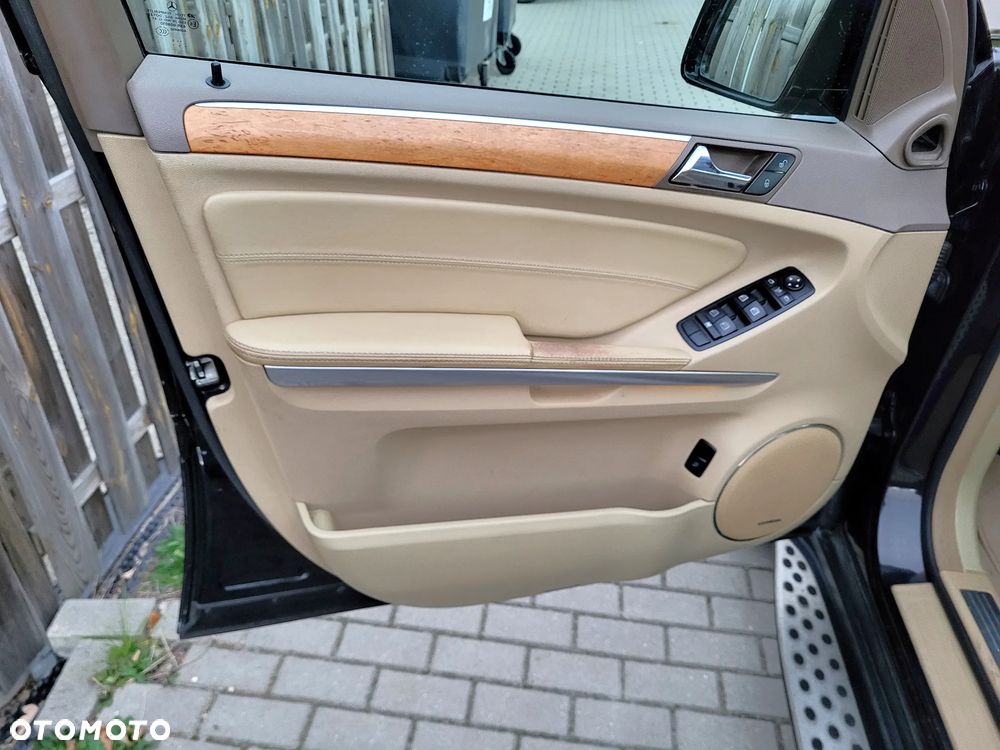 Mercedes-Benz GL 500 - 21