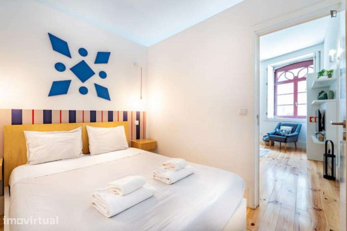 Apartamento com 1 quartos - localizado em Santo Ildefonso Porto - Grande imagem: 2/17