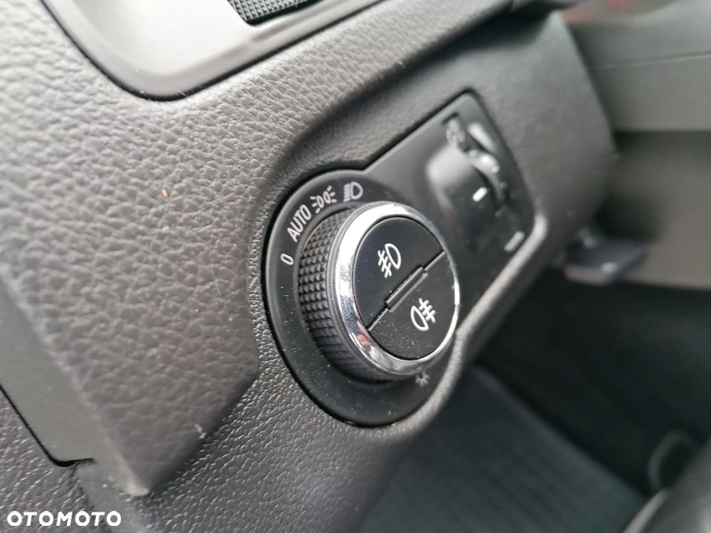 Opel Insignia 1.8 Cosmo - 28