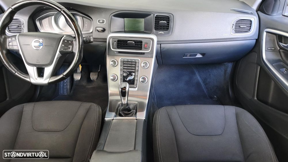 Volvo V60 2.0 D2 Momentum Drive - 7