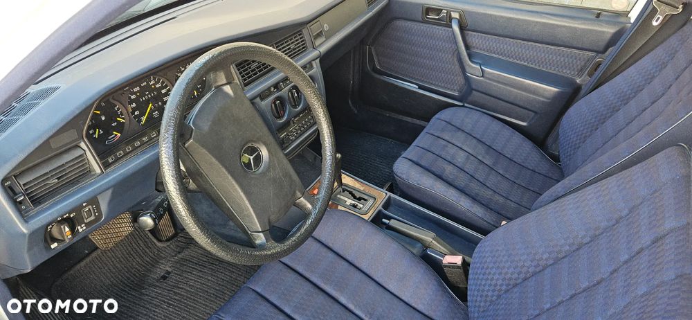 Mercedes-Benz W201 (190) - 5