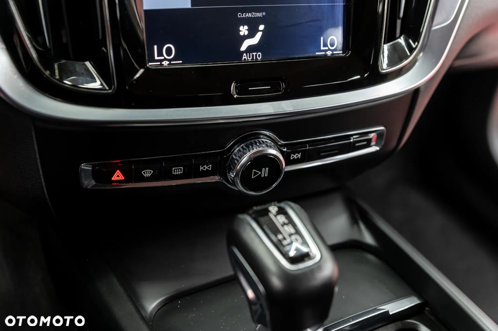 Volvo V60 D3 Geartronic Momentum - 33