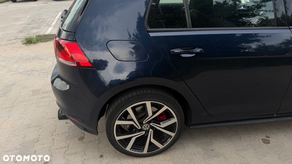 Volkswagen Golf - 8