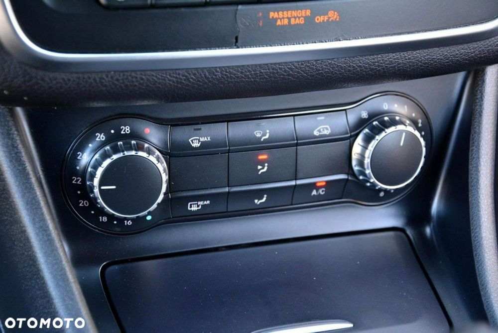Mercedes-Benz GLA 200 AMG Line - 28