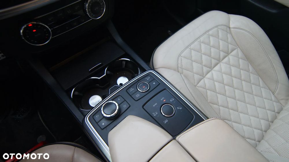 Mercedes-Benz ML - 14
