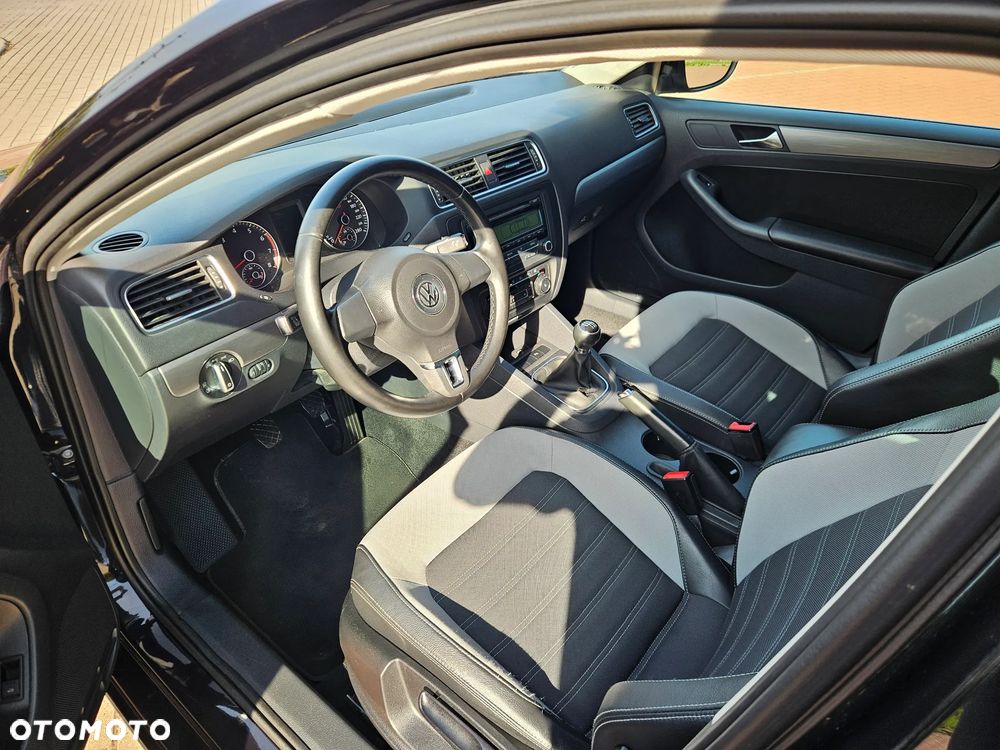 Volkswagen Jetta 1.4 TSI Comfortline - 9
