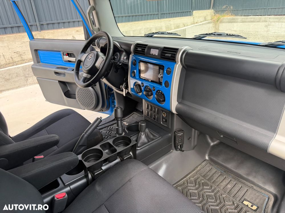 Toyota FJ - 10