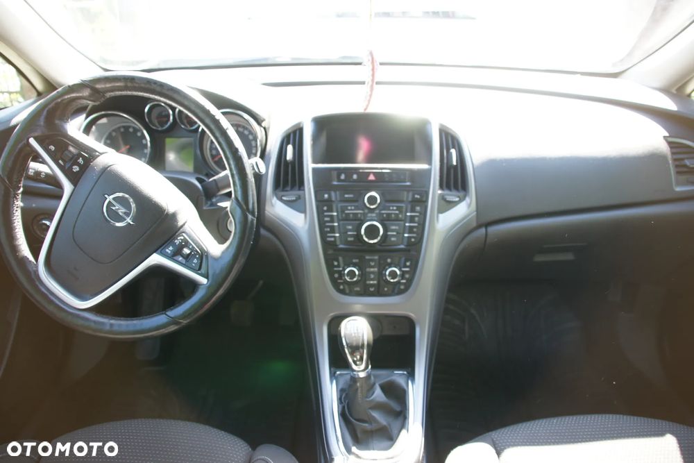 Opel Astra 1.4 T Cosmo EU6 - 14