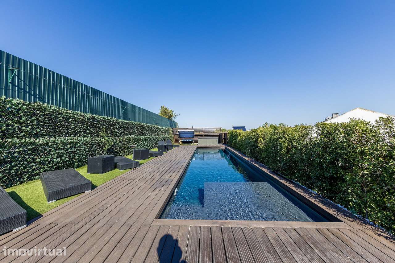 VIVENDA COM JARDIM E PISCINA PRIVADOS . - Grande imagem: 2/26