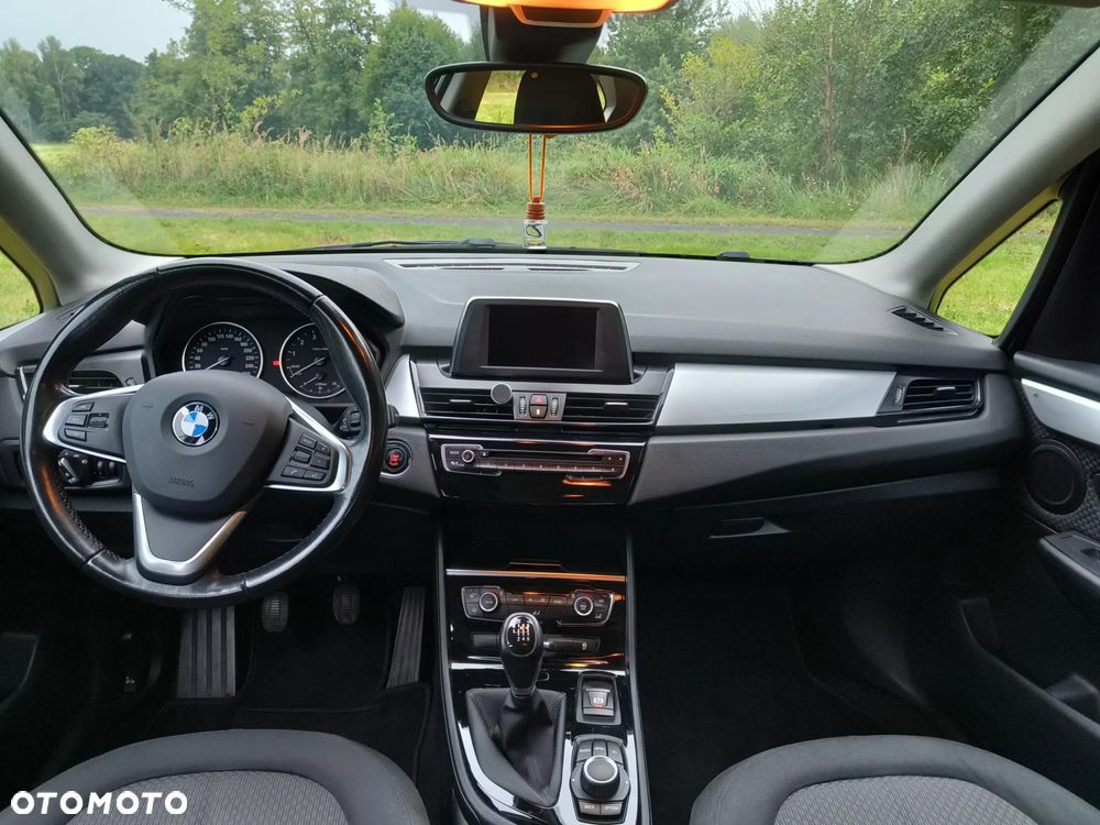 BMW Seria 2 218i Active Tourer - 11