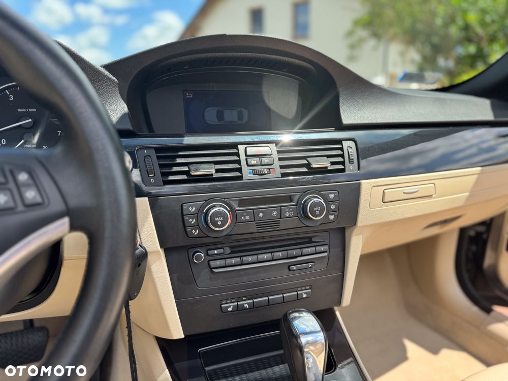 BMW Seria 3 320i Cabrio - 14