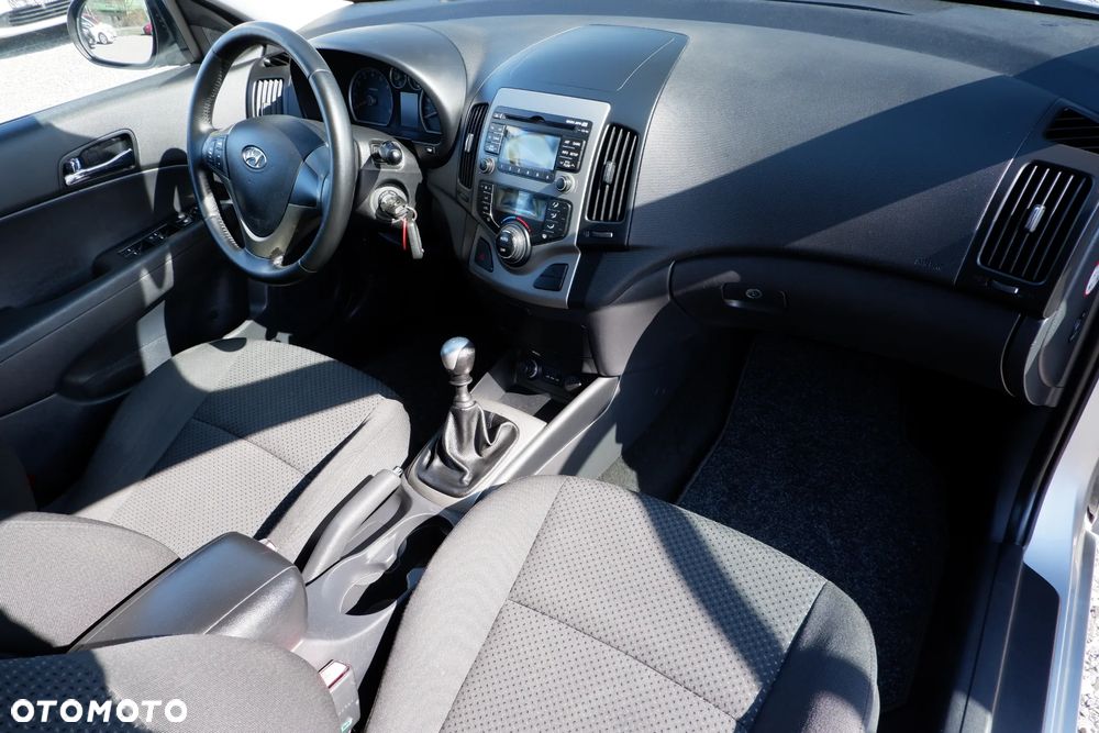 Hyundai i30 1.6 blue Comfort - 3