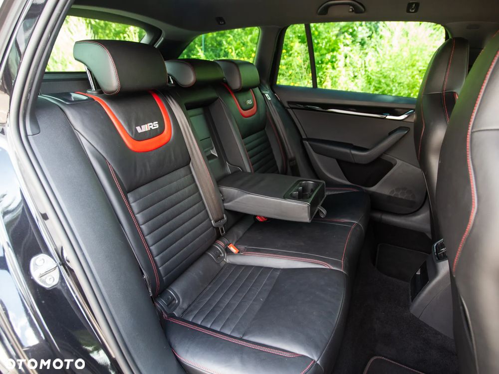 Skoda Octavia 2.0 TSI DSG RS 230 - 23