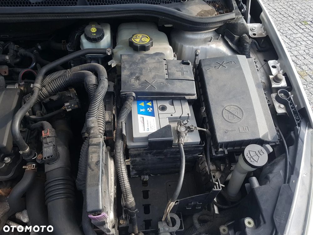 Opel Astra IV 1.4 T Active - 11