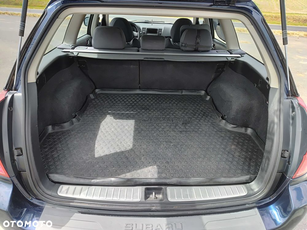 Subaru Legacy - 8