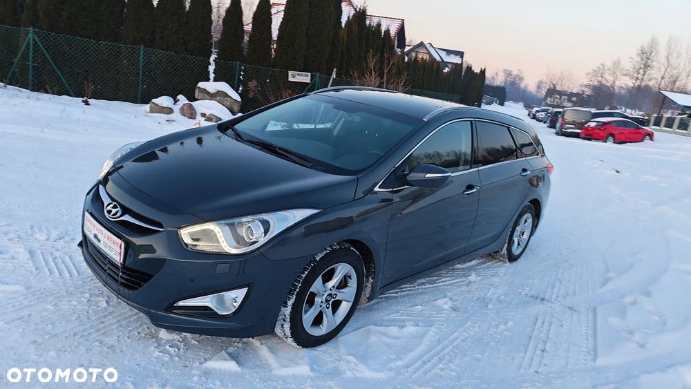 Hyundai i40 Kombi blue 1.6 Family+ - 13