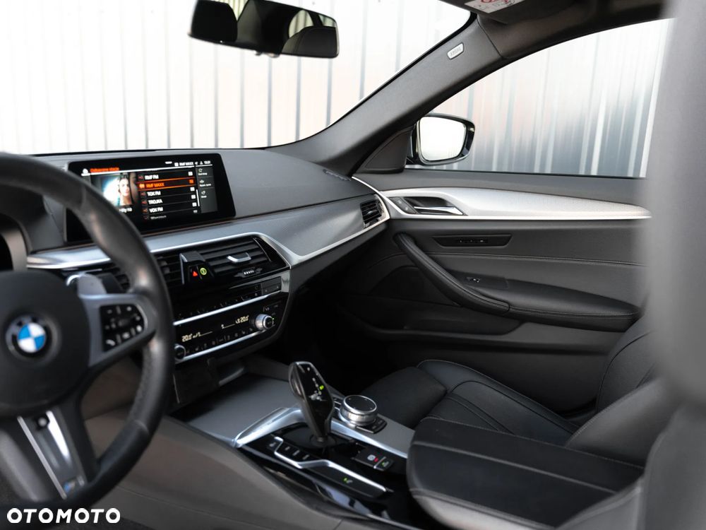 BMW Seria 5 530i xDrive M Sport sport - 36