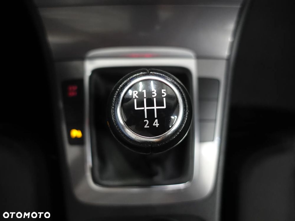 Volkswagen Passat - 30