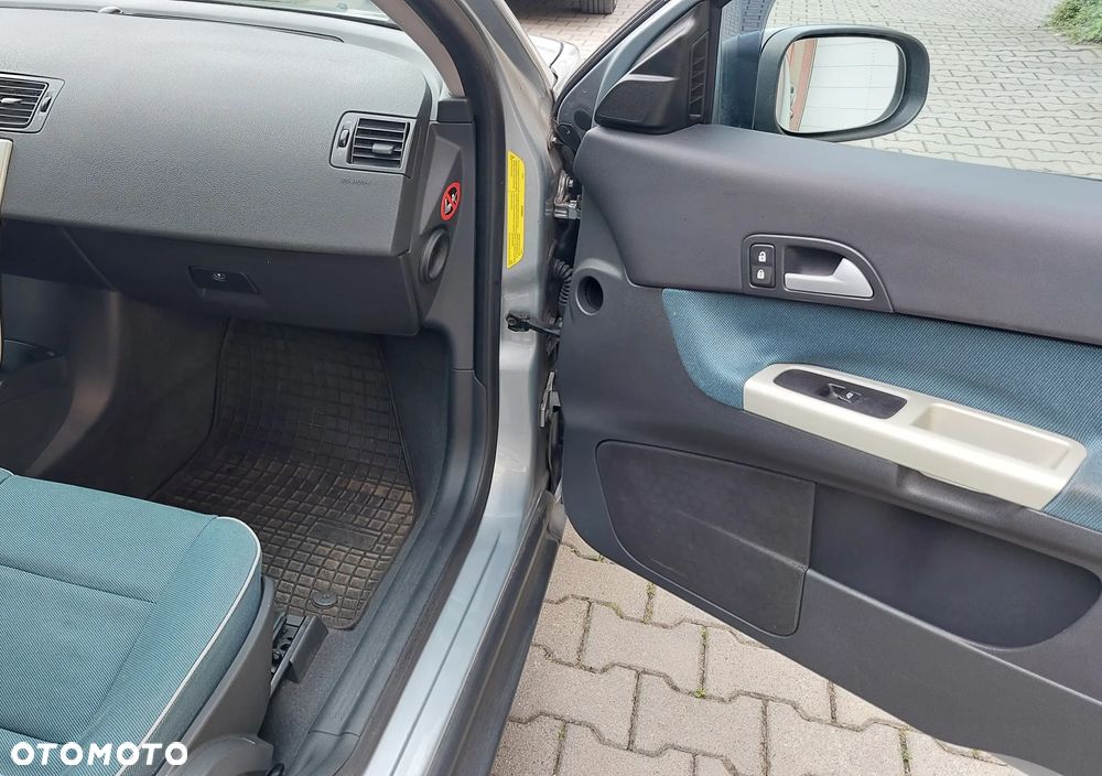 Volvo C30 1.8 - 10