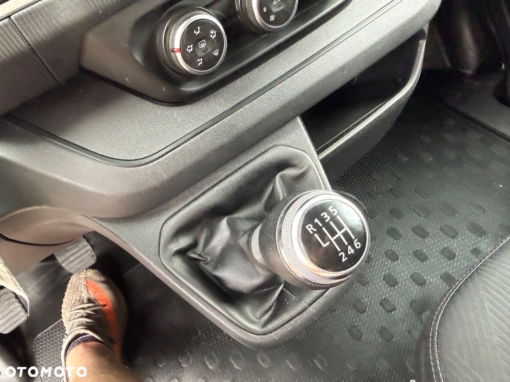 Renault Trafic - 29