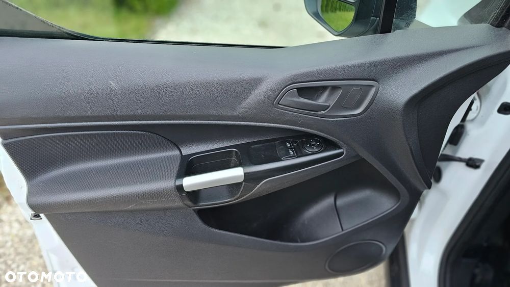 Ford Transit Connect - 16