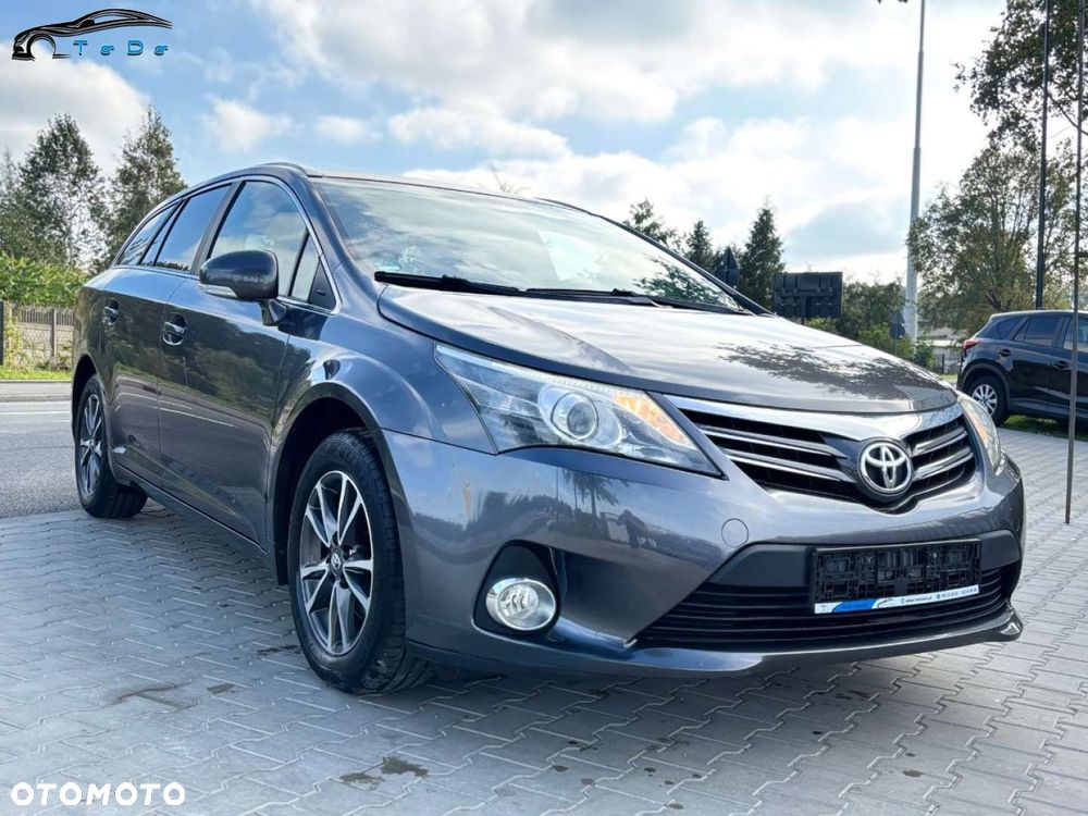 Toyota Avensis 2.0 D-4D Premium - 2
