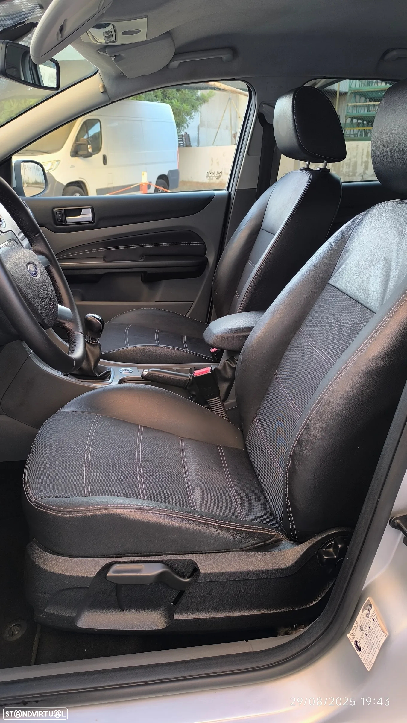Ford Focus SW 1.6 TDCi Titanium - 31