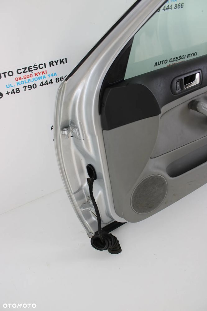 VW Golf IV Bora Drzwi Prawy Przód LA7W - 11