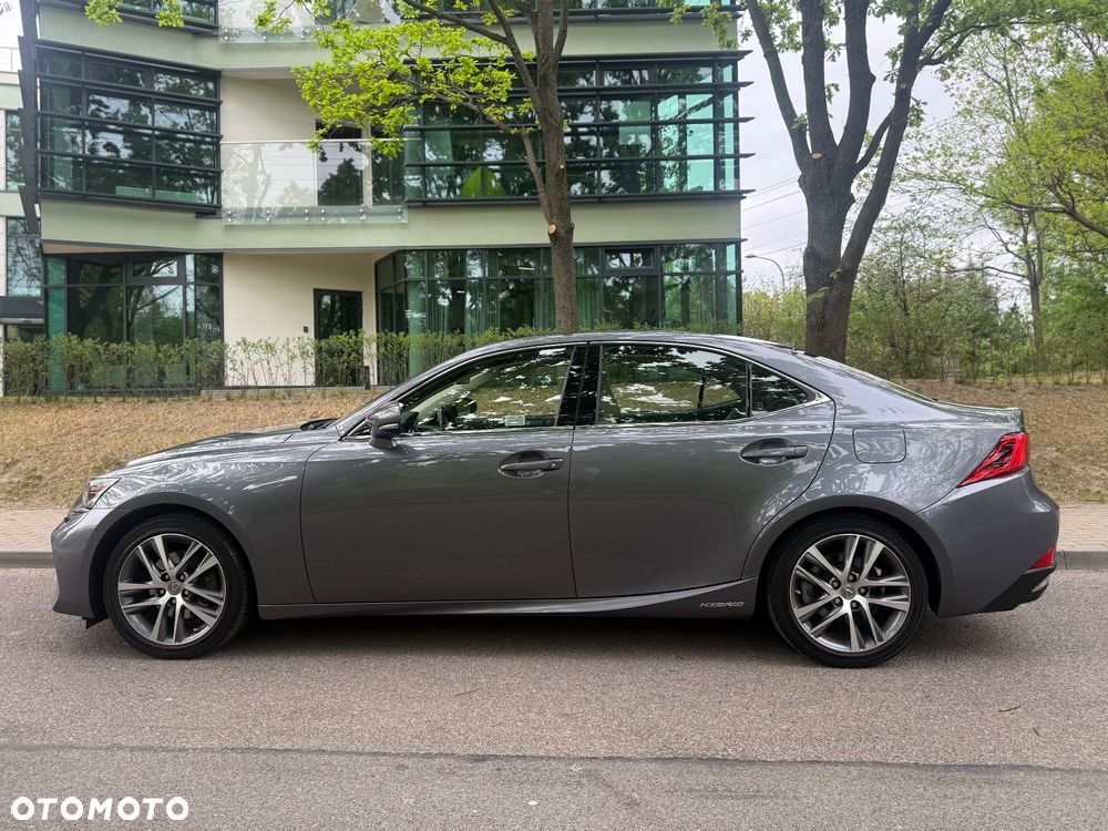 Lexus IS 300h Business Edition - 8