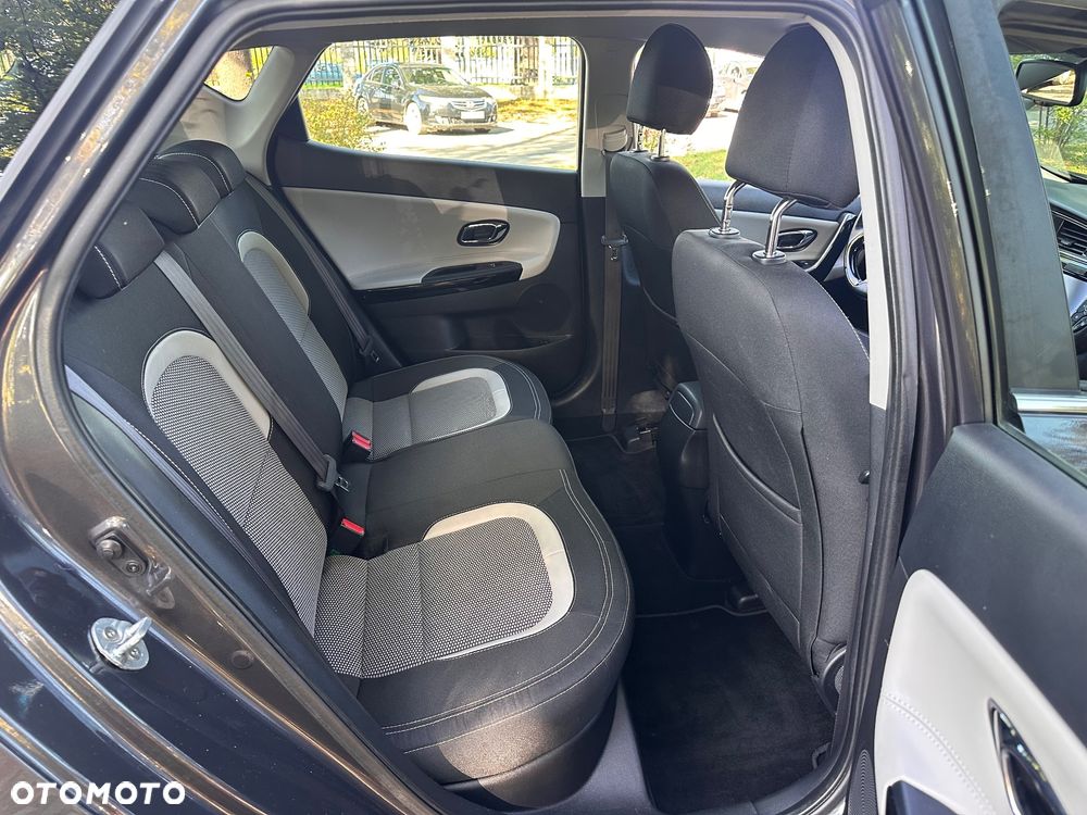 Kia Ceed - 23