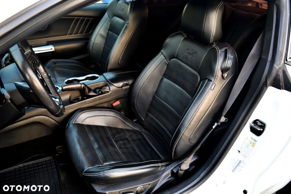 Ford Mustang 5.0 V8 Black Edition - 5