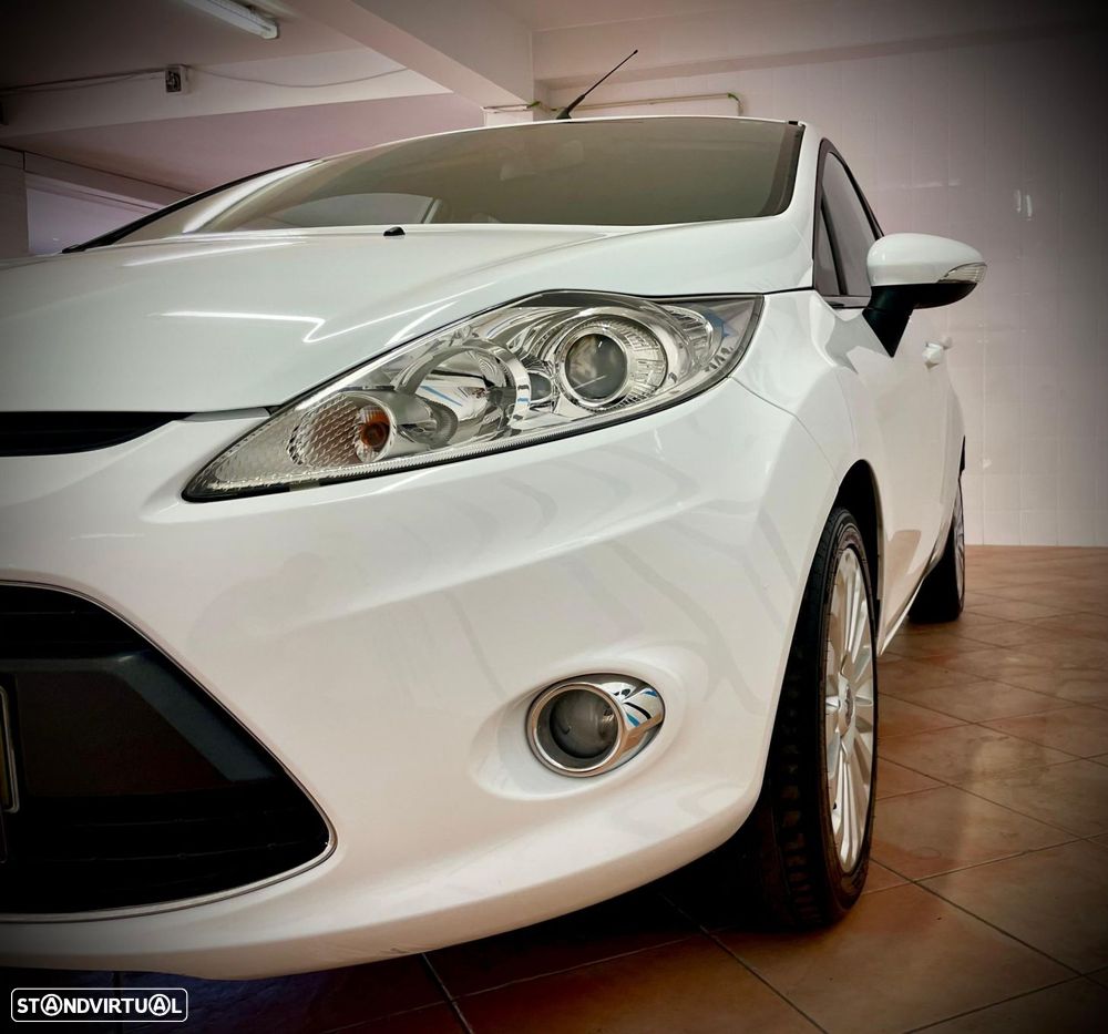 Ford Fiesta 1.4 Titanium Aut. - 41