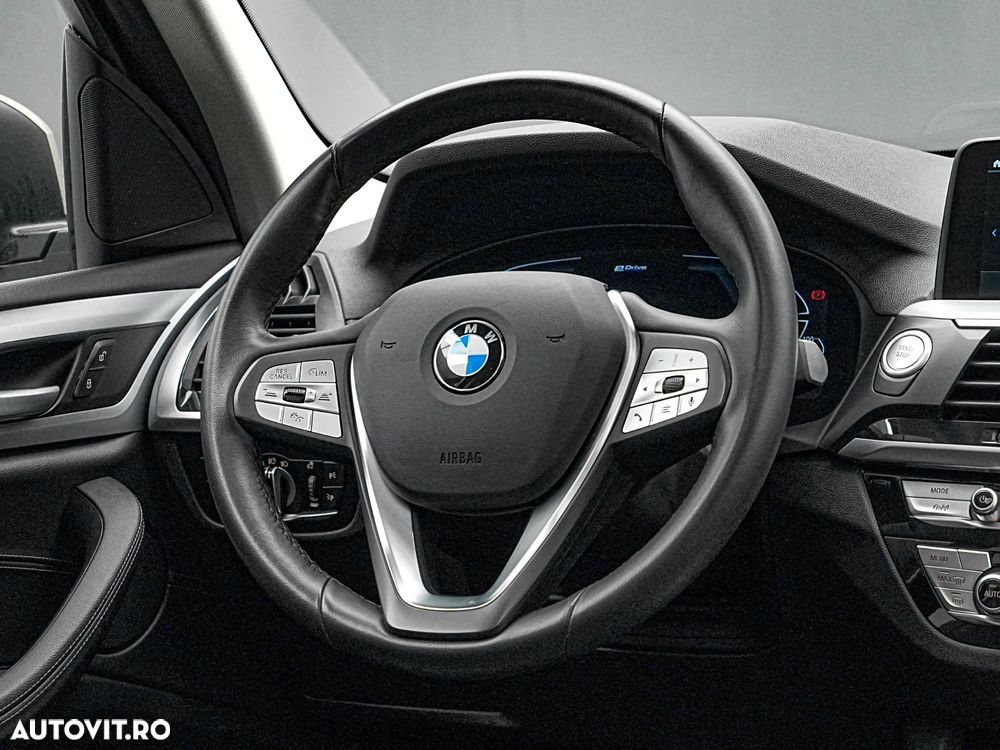 BMW X3 xDrive30e AT PHEV - 19