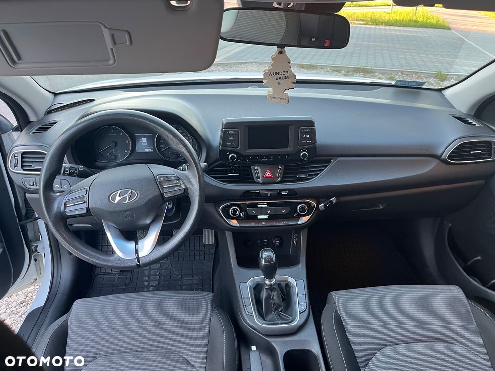 Hyundai i30 1.6 CRDi Classic + - 9
